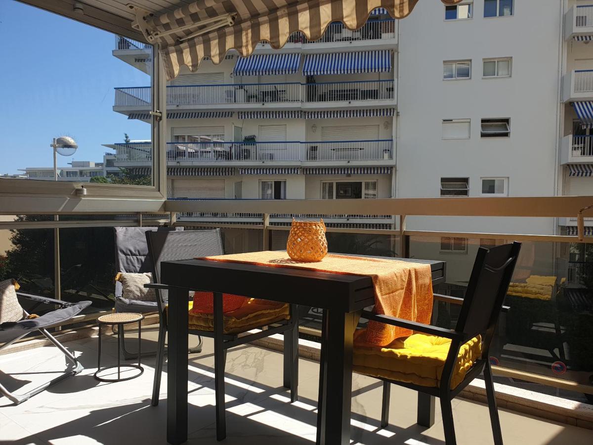 Le Piree T2 Palm Beach Place De L Etang *